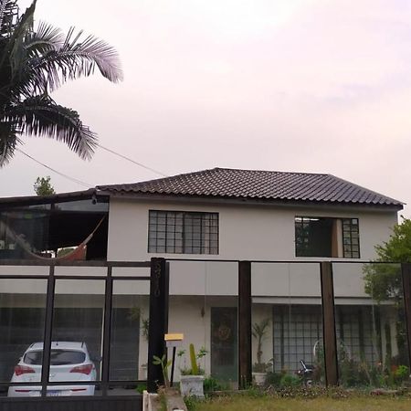 Casa Klos - Quartos Amplos กูรีตีบา ภายนอก รูปภาพ